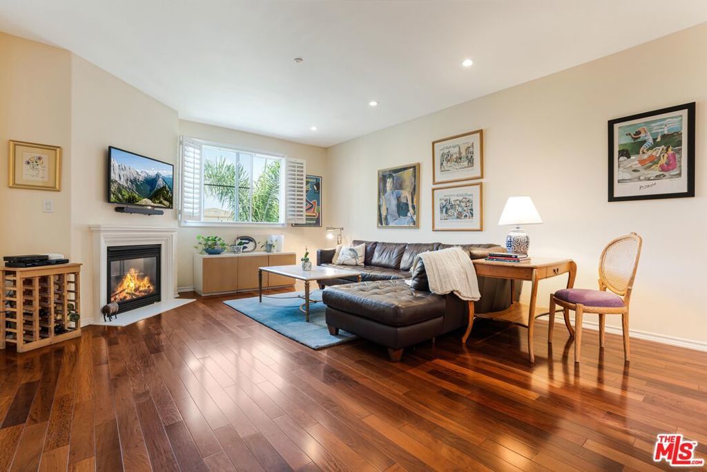 Photo of Listing #25556715