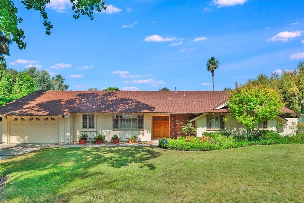 Photo of Listing #SR25143798