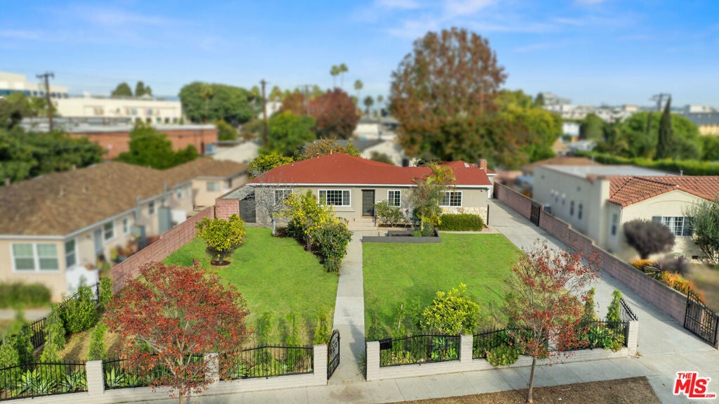 Photo of Listing #25555517