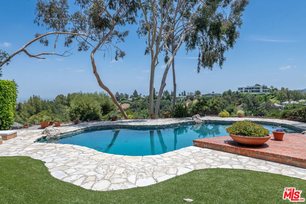 Photo of Listing #25557559