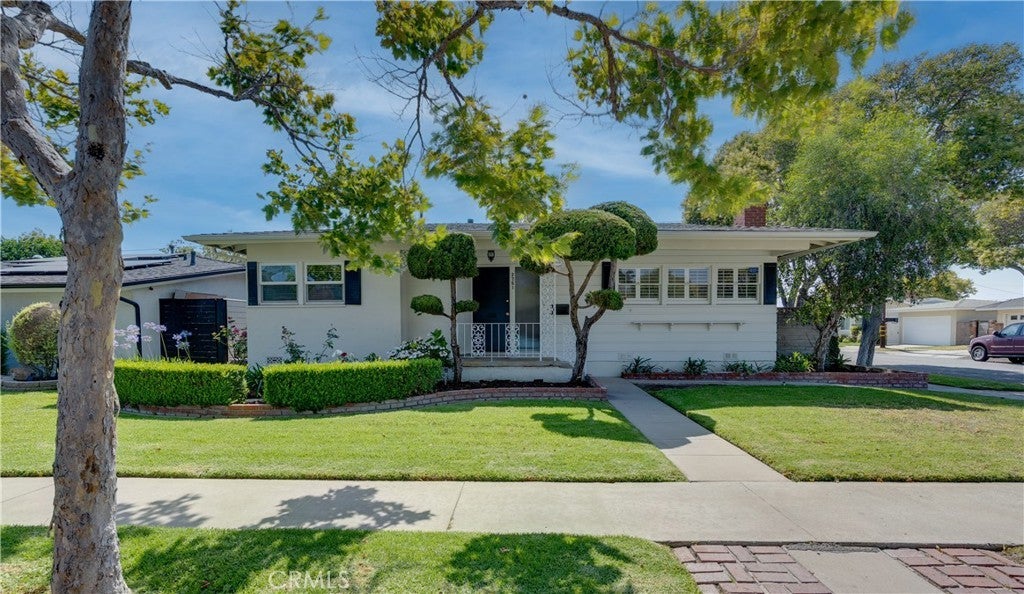 Photo of Listing #PW25134303