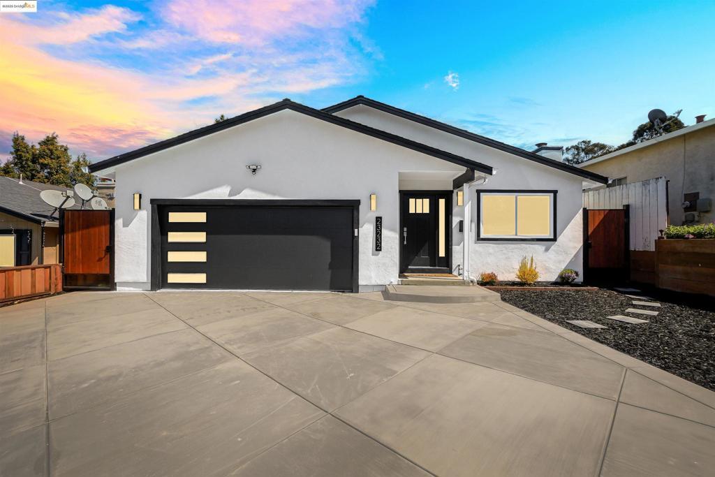 Photo of Listing #41102877