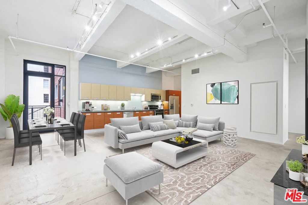 Photo of Listing #25554103