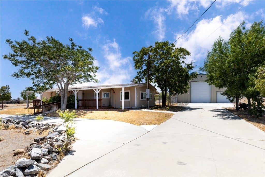 Photo of Listing #IV25143418