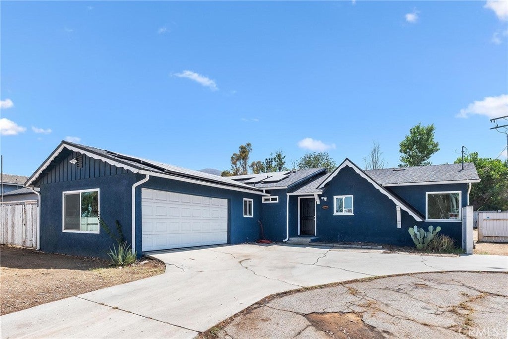 Photo of Listing #IV25143832