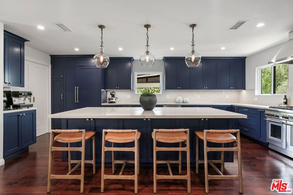 Photo of Listing #25556695