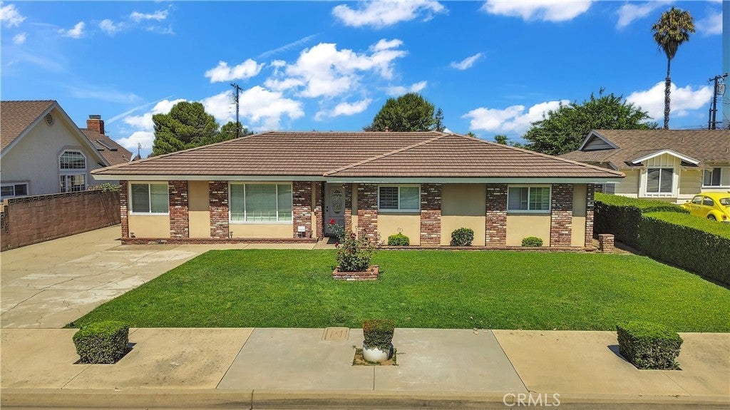 Photo of Listing #DW25143924