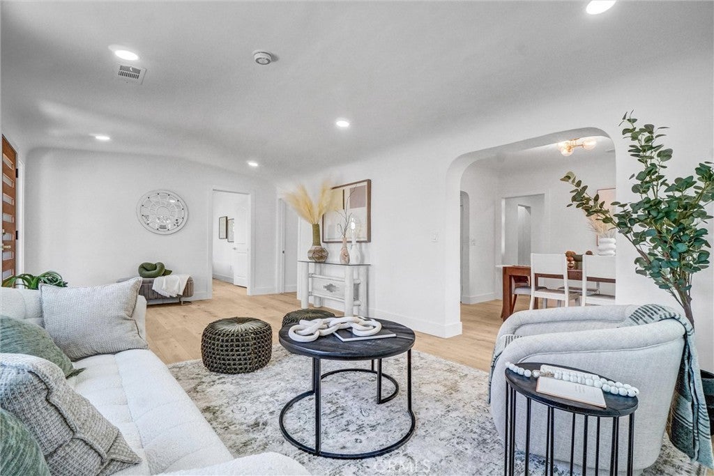 Photo of Listing #OC25143696