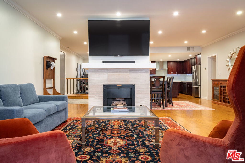 Photo of Listing #25555081