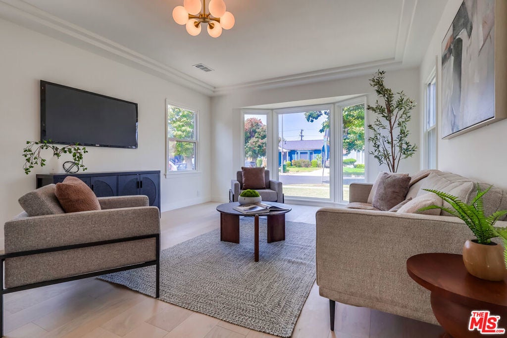 Photo of Listing #25558053