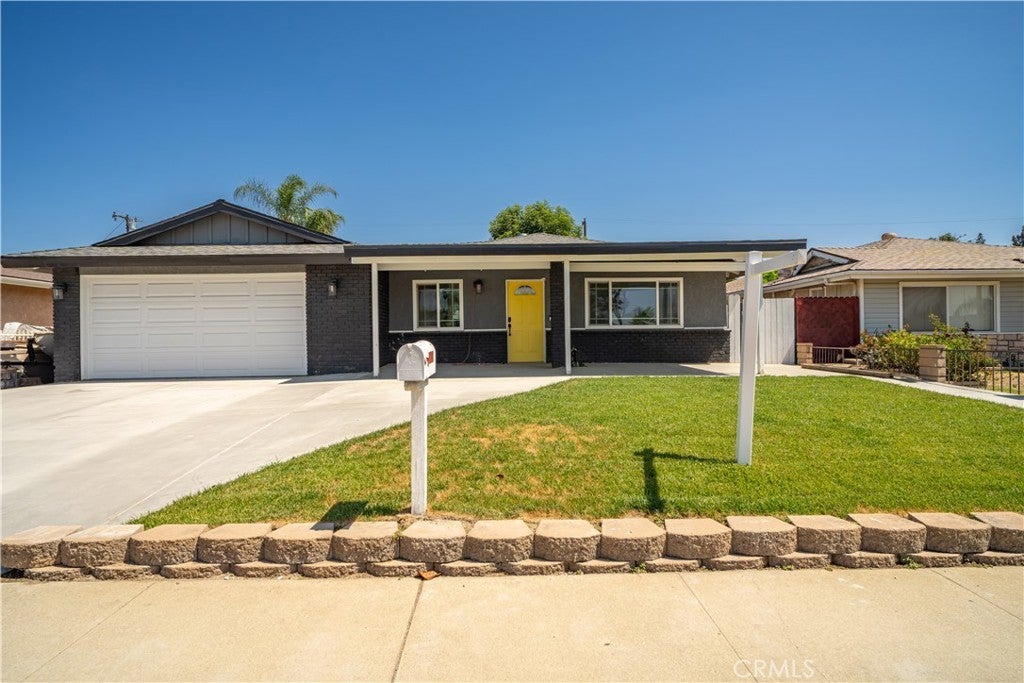 Photo of Listing #CV25144315