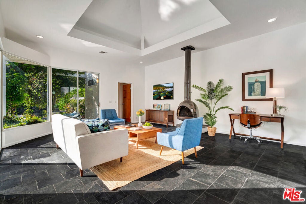 Photo of Listing #25556693