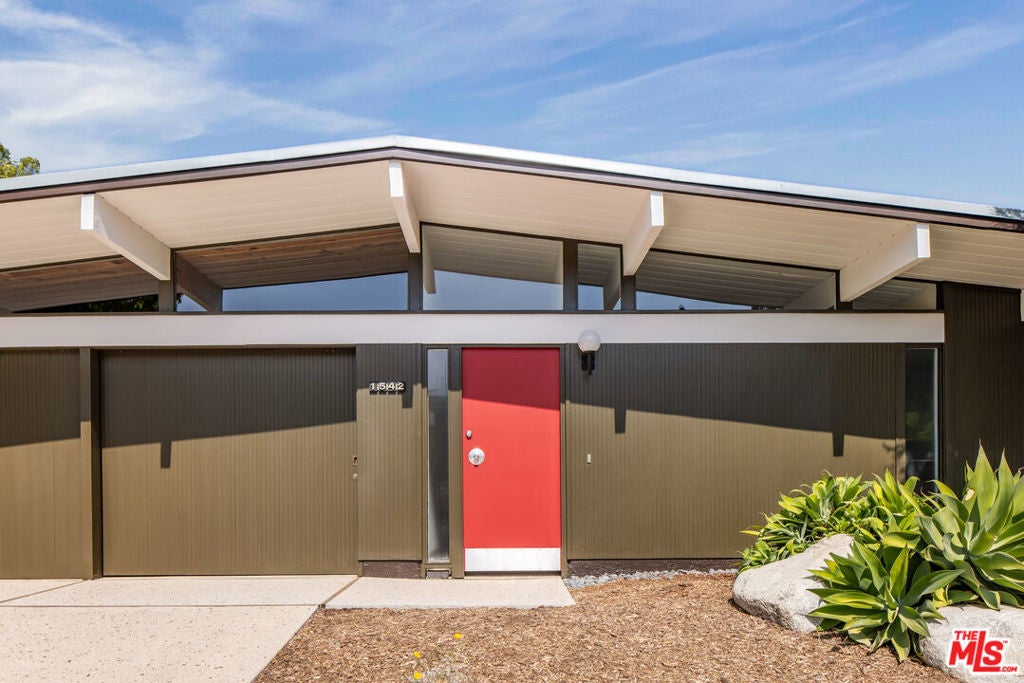 Photo of Listing #25558171