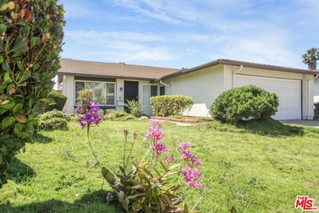 Photo of Listing #25557385