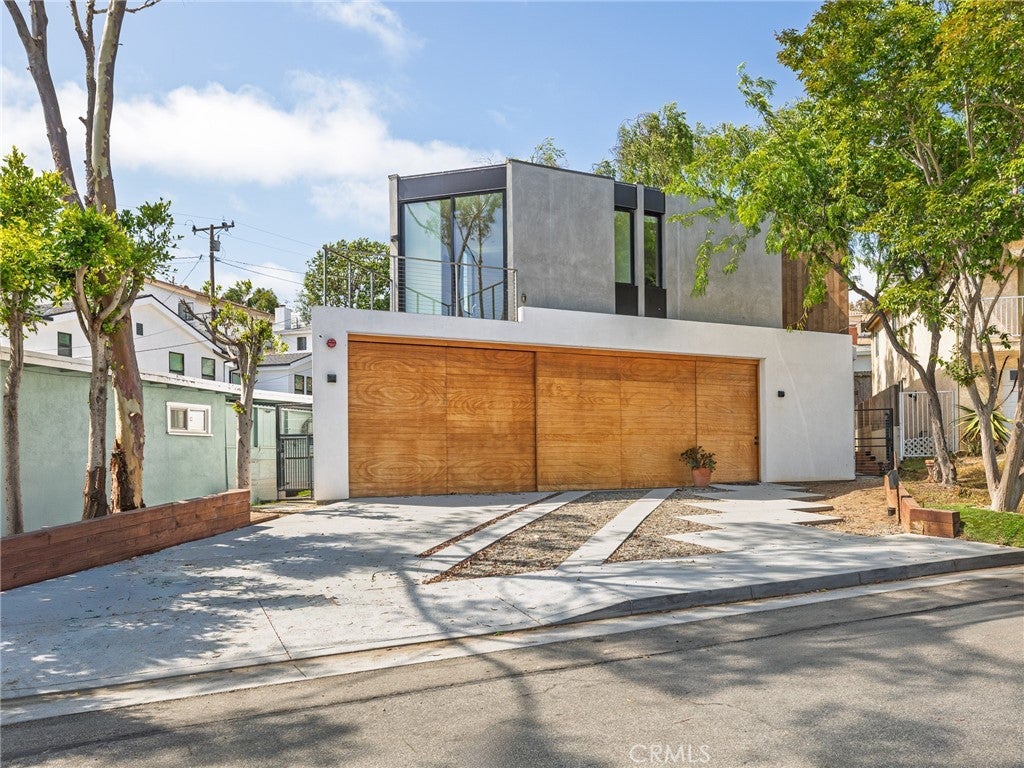 Photo of Listing #SB25144596