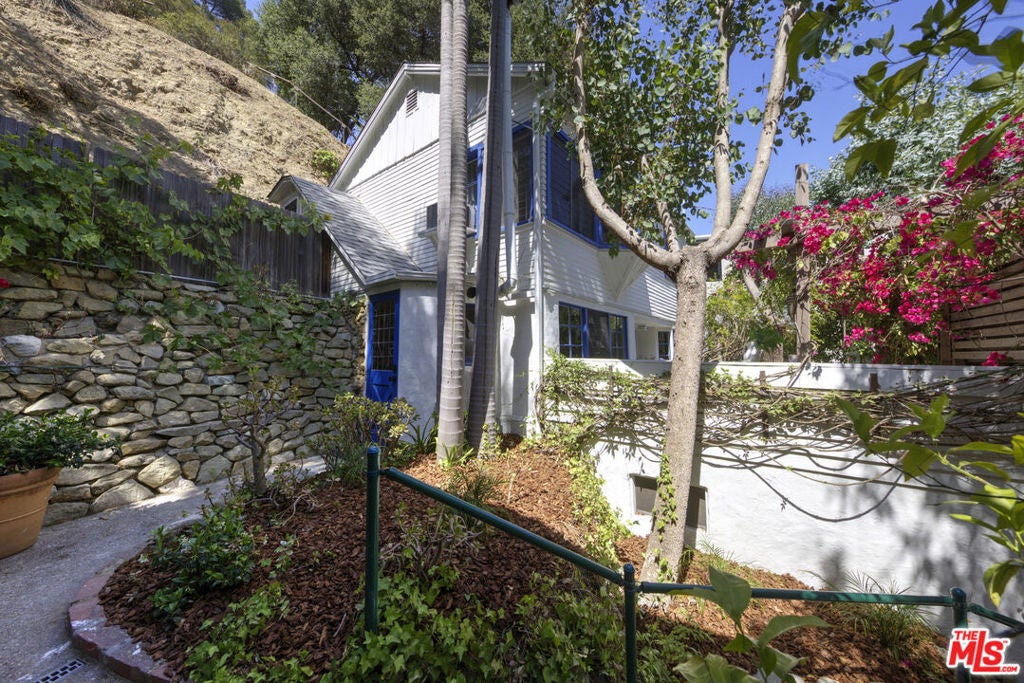 Photo of Listing #25557703