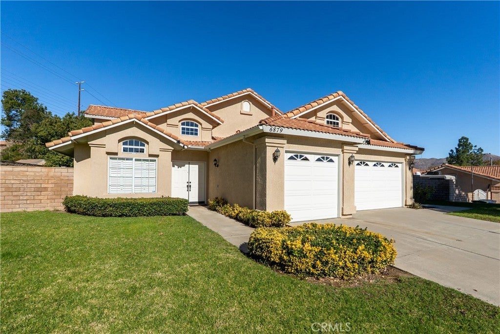 Photo of Listing #IV25145033