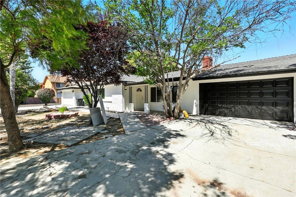 Photo of Listing #DW25139859