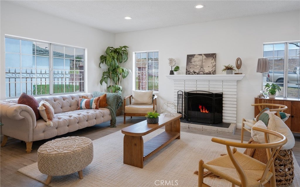 Photo of Listing #PV25144945