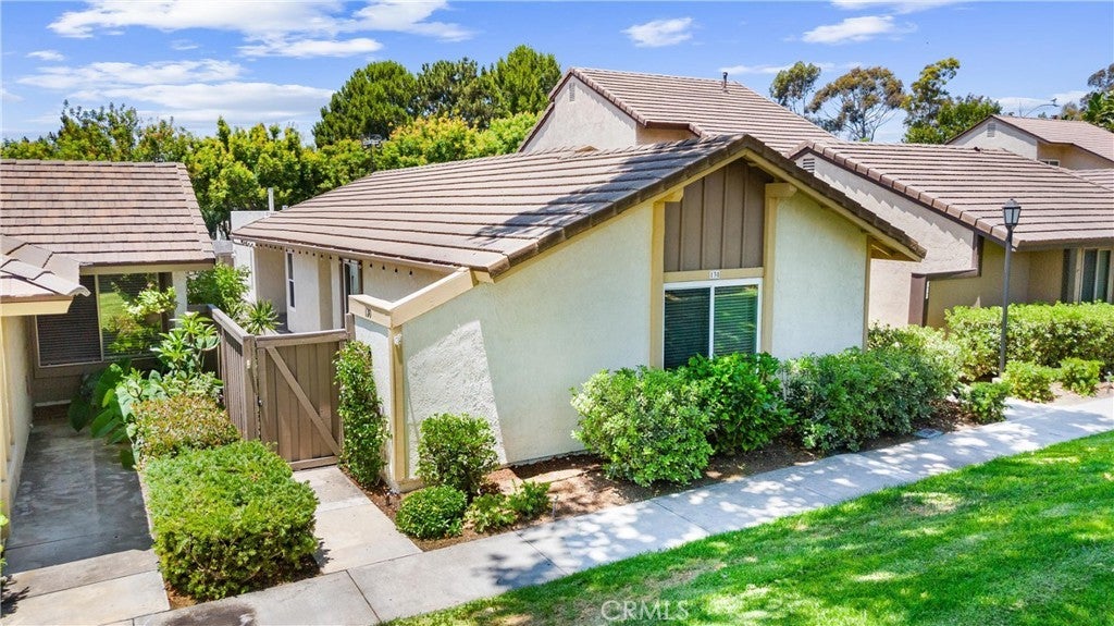 Photo of Listing #OC25142396