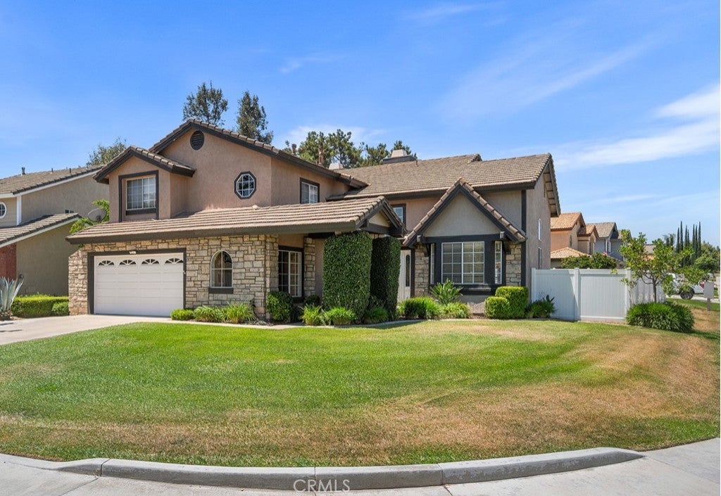 Photo of Listing #IV25144962