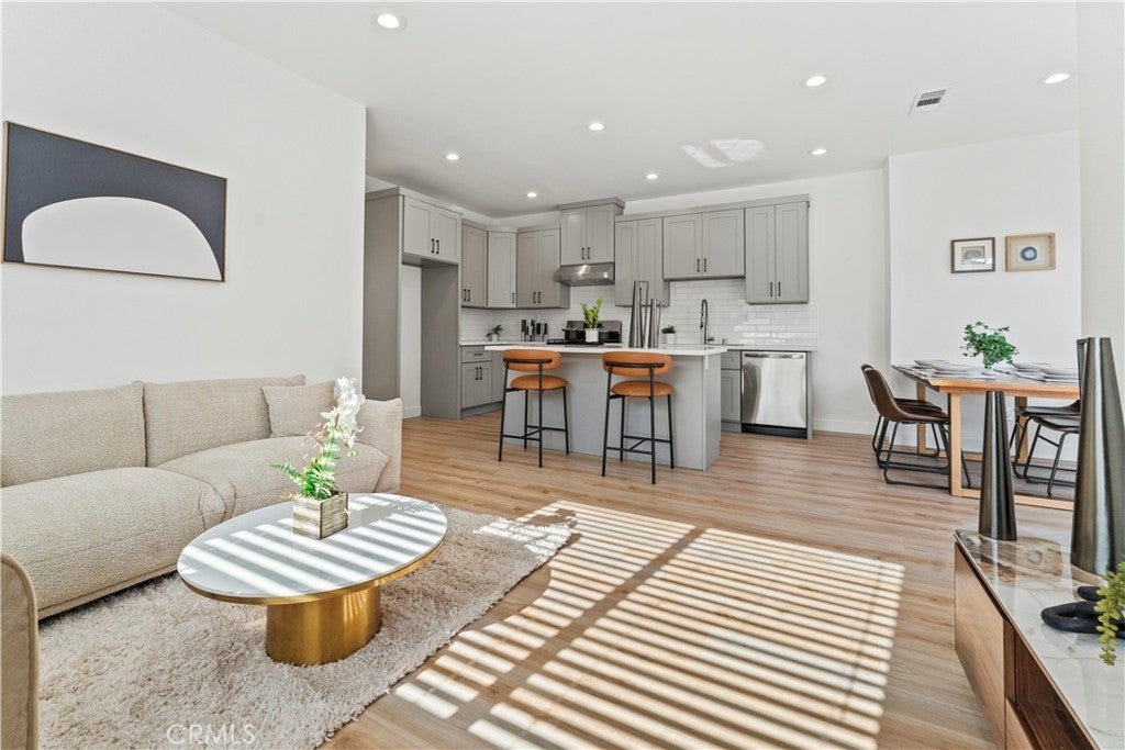 Photo of Listing #OC25115598