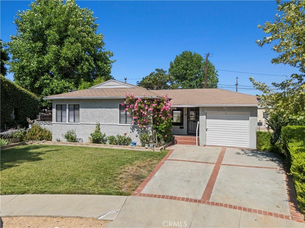 Photo of Listing #SR25111346