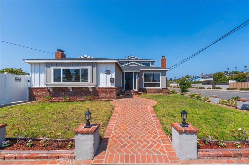 Photo of Listing #PV25146655