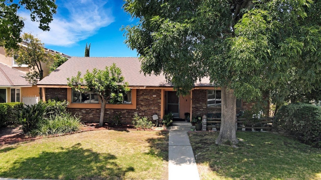 Photo of Listing #SR25135129