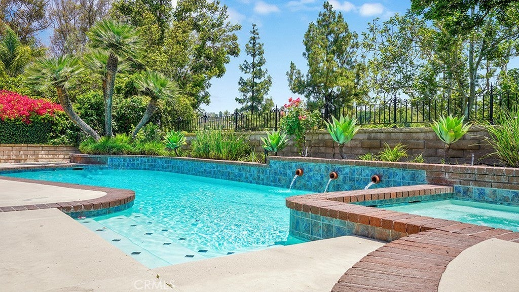 Photo of Listing #OC25145636