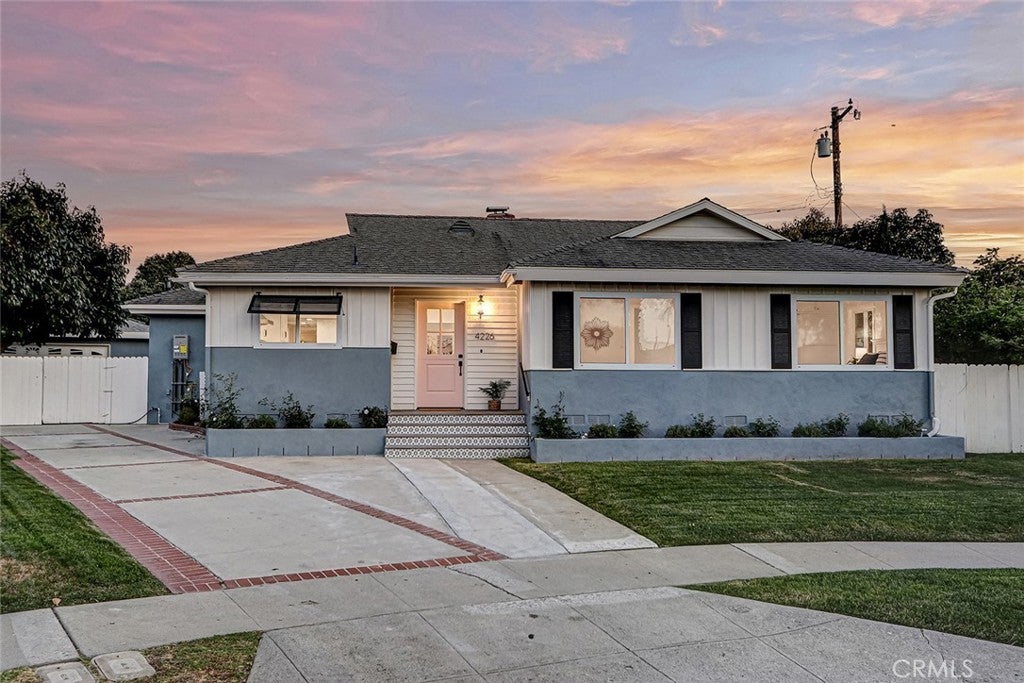 Photo of Listing #SB25146320