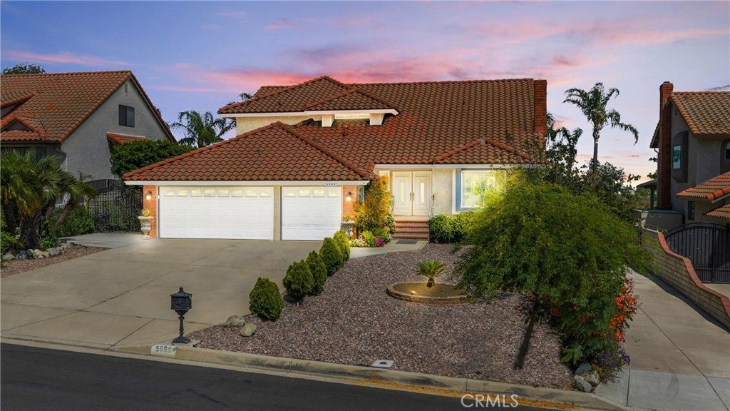 Photo of Listing #IV25146802