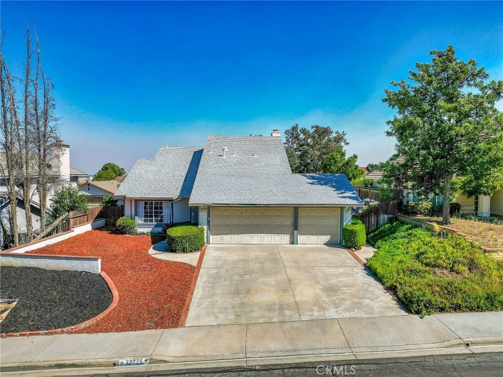 Photo of Listing #IV25142527