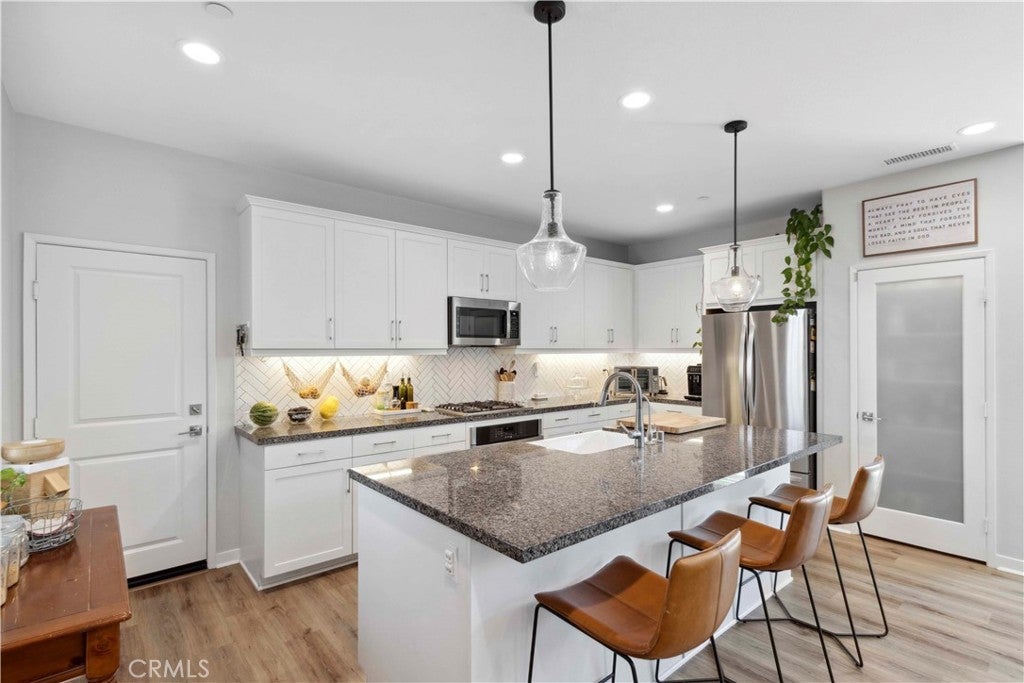 Photo of Listing #SW25146399