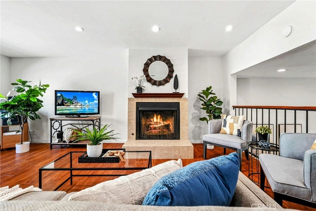 Photo of Listing #SR25146479