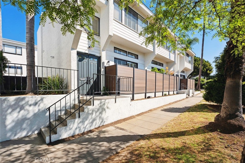 Photo of Listing #SR25147075