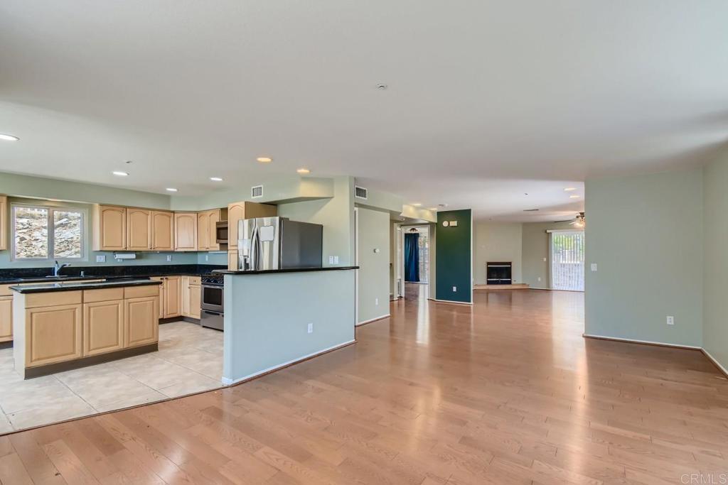 Photo of Listing #PTP2504928