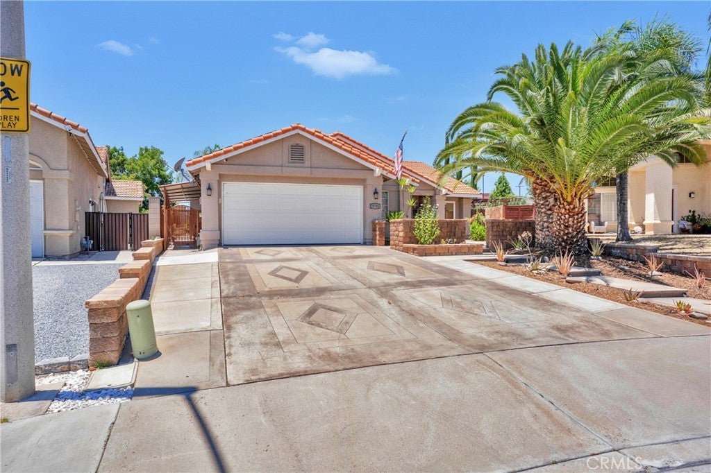 Photo of Listing #IV25147522