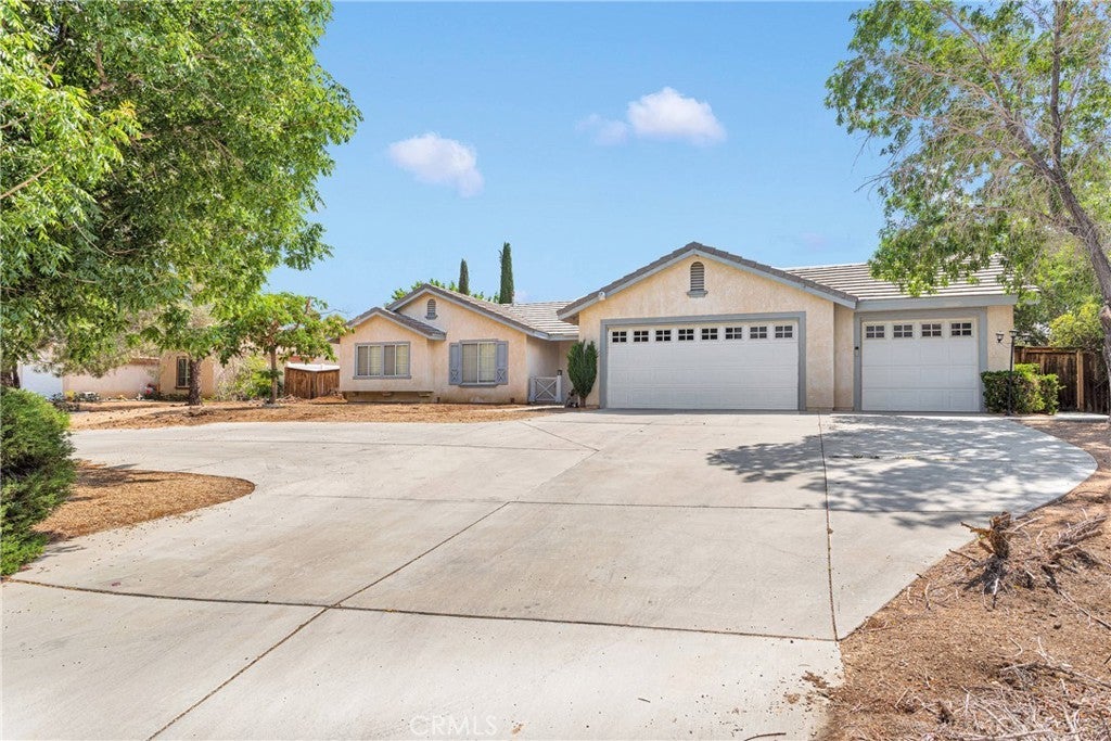 Photo of Listing #IV25147706