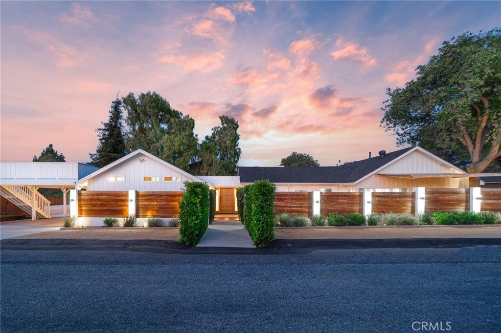 Photo of Listing #SB25147061