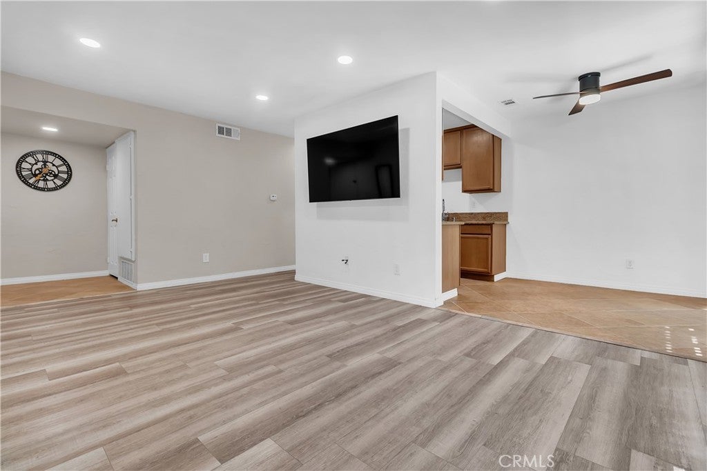 Photo of Listing #DW25148024