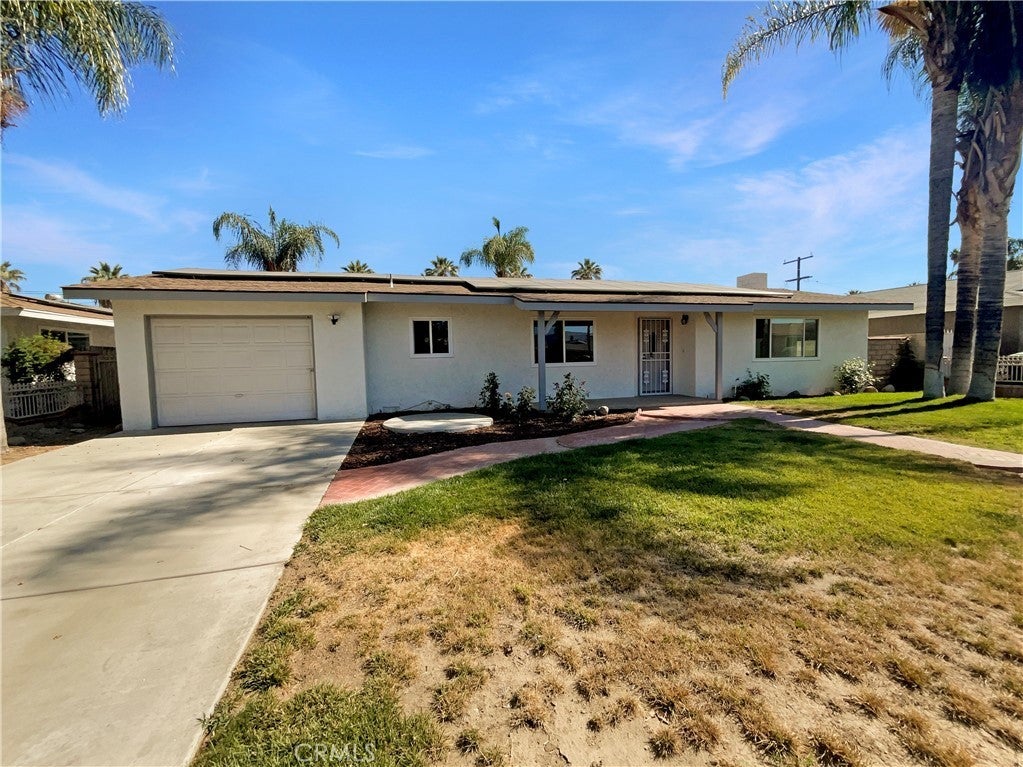 Photo of Listing #IV25148130