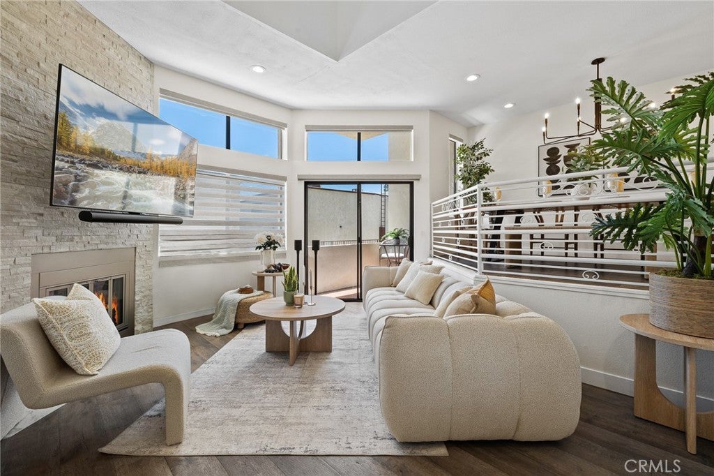 Photo of Listing #SR25147574