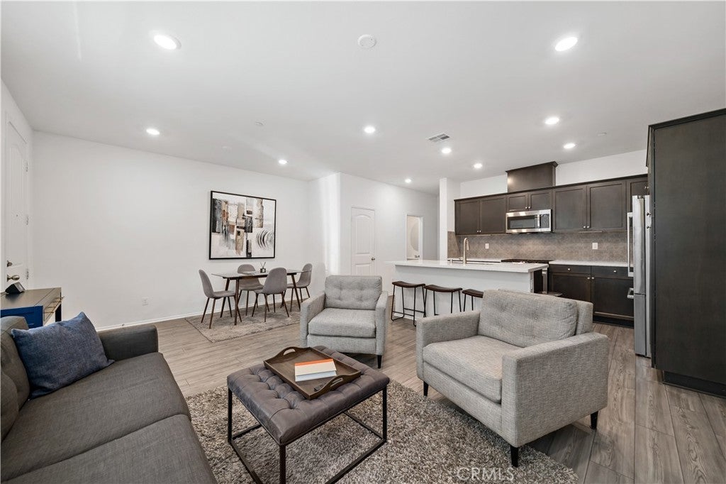 Photo of Listing #SW25148201