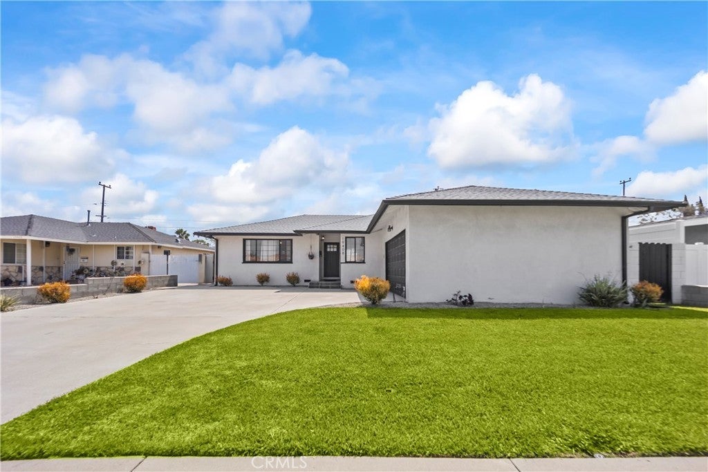 Photo of Listing #OC25147933