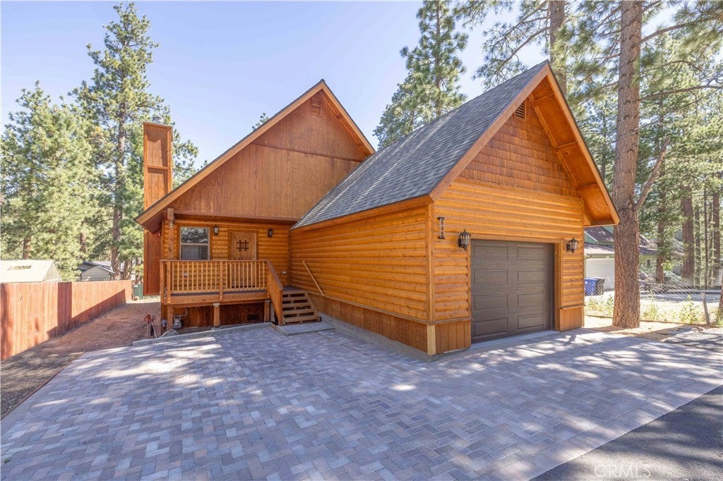 Photo of Listing #IV25148457