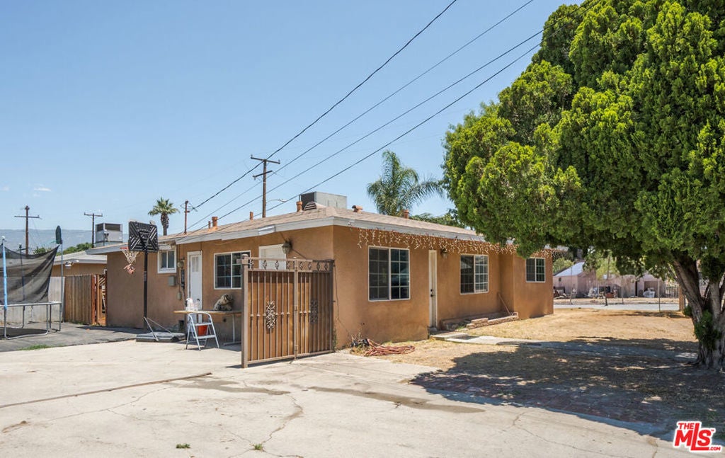 Photo of Listing #25556475