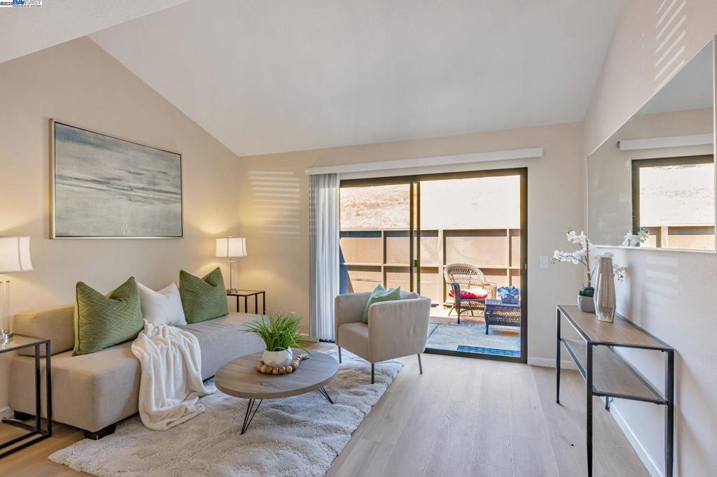 Photo of Listing #41103459