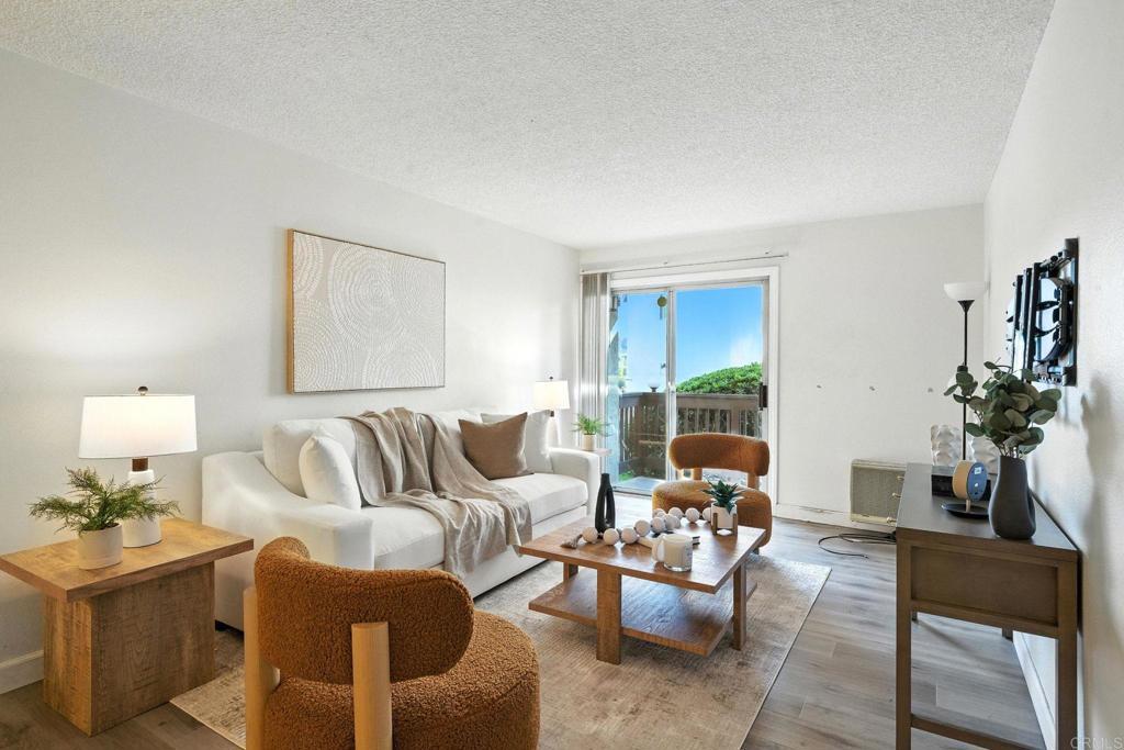 Photo of Listing #PTP2504963