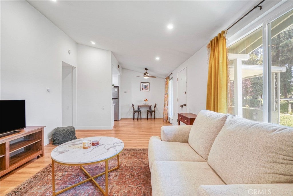 Photo of Listing #SB25146888